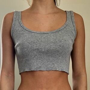 Brandy Melville
cropped tank